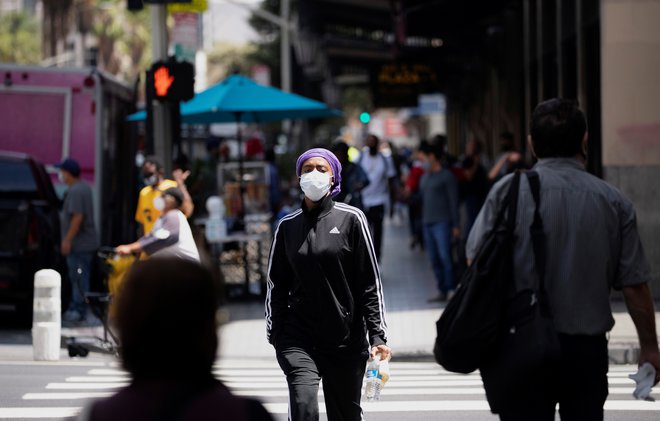 Utrip z ulice v Los Angelesu. FOTO: Mario Anzuoni/Reuters