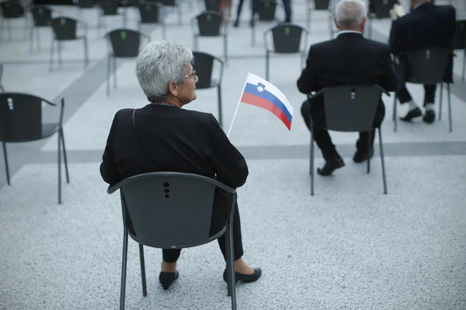 Visokotehnološki proizvodi in storitve, ki jih proizvaja čim večje število prebivalcev Slovenije, morajo biti prvi cilj reševanja demografskega problema. FOTO: Jure Eržen/Delo