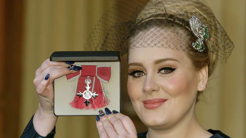 Adele Adkins ima idealno postavo, toda svet ji to zameri. FOTO: Pool Reuters Pictures