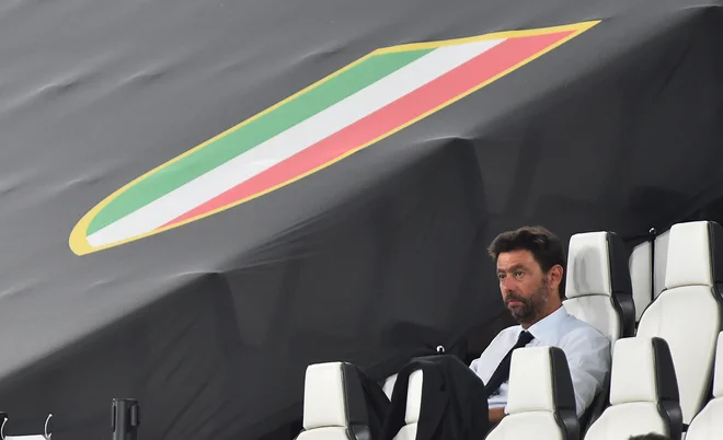 Juventusov predsednik Andrea Agnelli ne želi sprejemati naglih odločitev po pirovi zmagi z Lyonom. FOTO: Massimo Pinca/Reuters