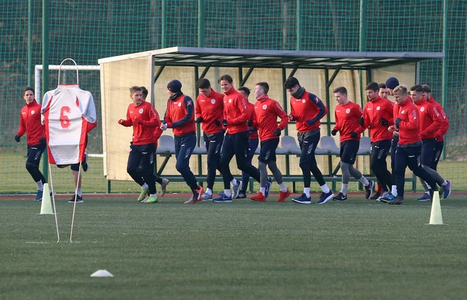 Nogometaši Aluminija so v karanteni in začasno ne trenirajo. FOTO: Tadej Regent