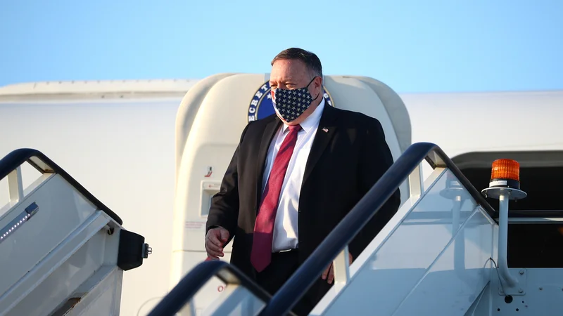 Fotografija: Pred napovedanim obiskom Slovenije se bo ameriški državni sekretar Mike Pompeo danes ustavil na Češkem. Foto Hannah Mckay/Reuters