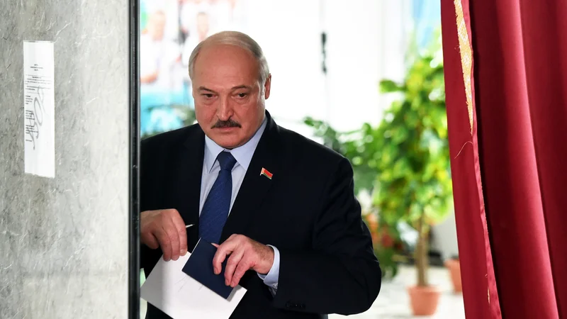 Fotografija: Aleksander Lukašenko bo še šestič zapored vodil državo. FOTO: Sergei Gapon/Reuters