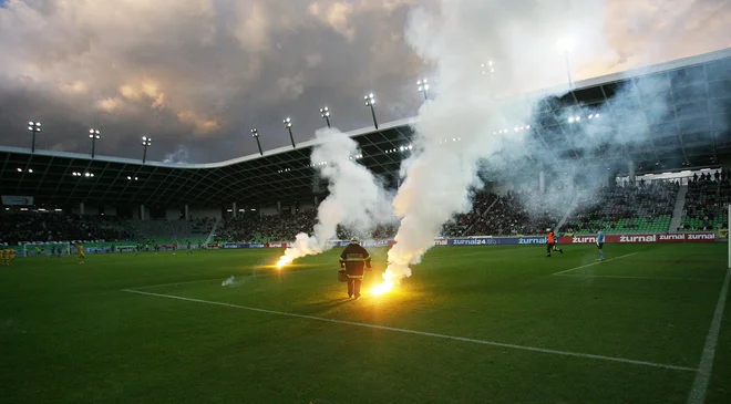 Olimpija in Maribor sta zaradi lastnih napak podarila prvenstvo Celjanom. FOTO: Roman Sipic/Delo