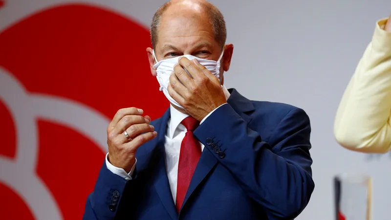 Fotografija: Minister za finance Olaf Scholz bo SPD na volitvah prihodnje leto skušal pridelati kanclerski položaj.
Foto Fabrizio Bensch/Reuters