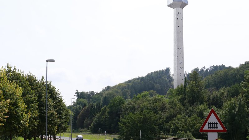 Fotografija: Stolp bi umestili ob vhodu v Rogaško Slatino, na območje nekdanjega mizarstva. Vse kaže, da bodo občani o usodi stolpa le odločali na referendumu. FOTO: arhiv občine Rogaška Slatina
