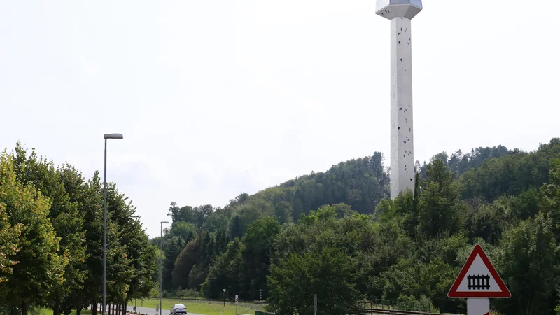 Fotografija: Stolp bi umestili ob vhodu v Rogaško Slatino, na območje nekdanjega mizarstva. Vse kaže, da bodo občani o usodi stolpa le odločali na referendumu. FOTO: arhiv občine Rogaška Slatina