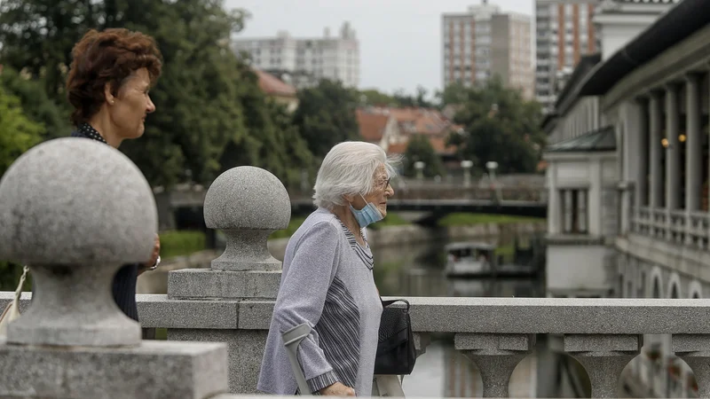 Fotografija: Ko ščitite sebe, ščitite tudi druge. FOTO: Blaž Samec/Delo