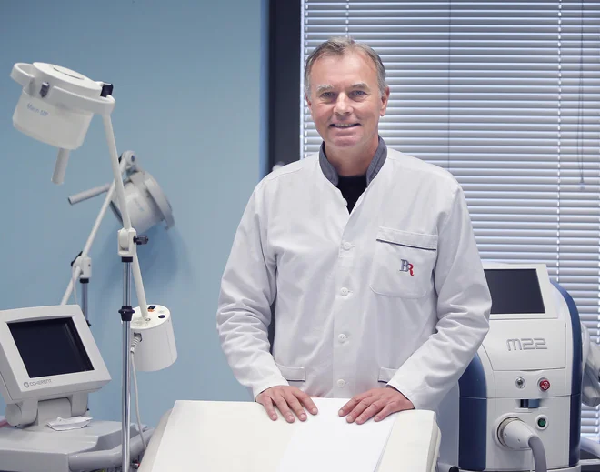 O zanašanju na prehranske dodatke in nego kože je kritičen dermatovenerolog Igor Bartenjev. <br />