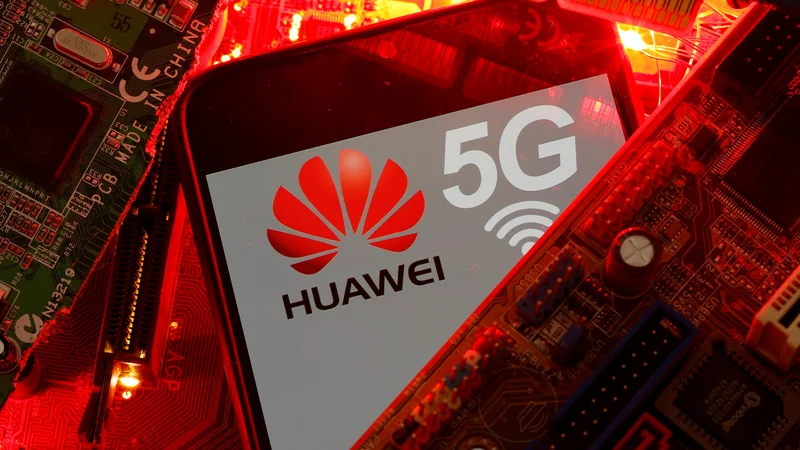 Fotografija: Kitajski je preostalo le še forsiranje Huaweia kot graditelja infrastrukture za omrežje 5G. FOTO: Dado Ruvić/Reuters