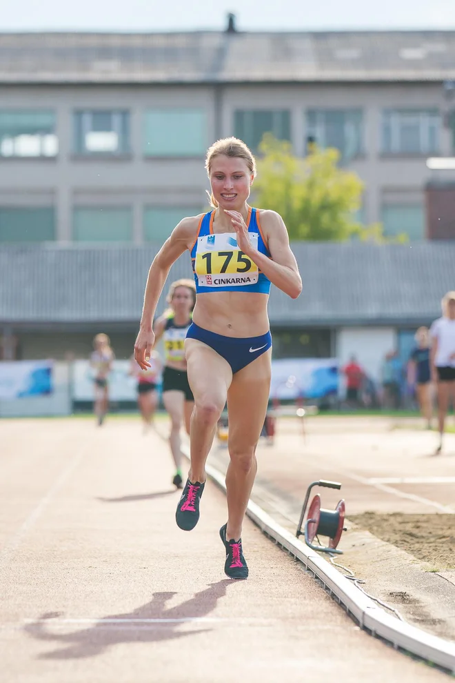 Na državnem prvenstvu v Celju je Maruša Mišmaš v teku na 3000 metrov močno izboljšala dvajset let star rekord Helene Javornik. Foto PR