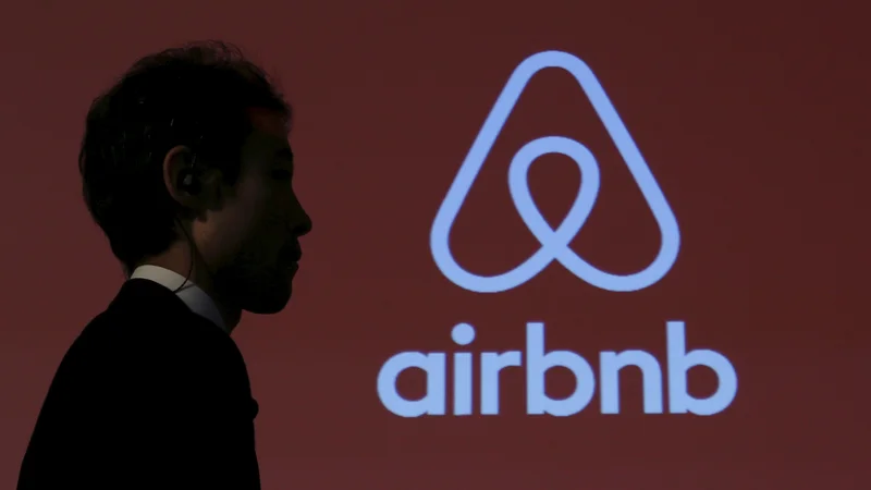 Fotografija: Airbnb je zadnje lasnko četrtleje ustvaril veliko izgubo, še v začetku leta se je izdano dokapitaliziral. Foto: Yuya Shino/Reuters