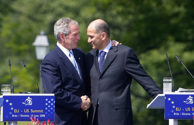 Ameriški predsednik George W. Bush in slovenski premier Janez Janša na Brdu pri Kranju FOTO: Srdjan Zivulovic/Reuters