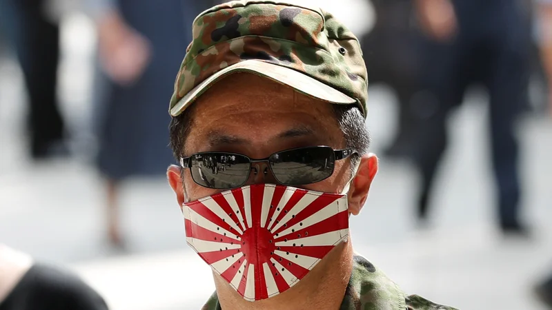 Fotografija: Na japonskem se bodo spomnili »zadnje noči druge svetovne vojne«. FOTO: Kim Kjang Hun/Reuters