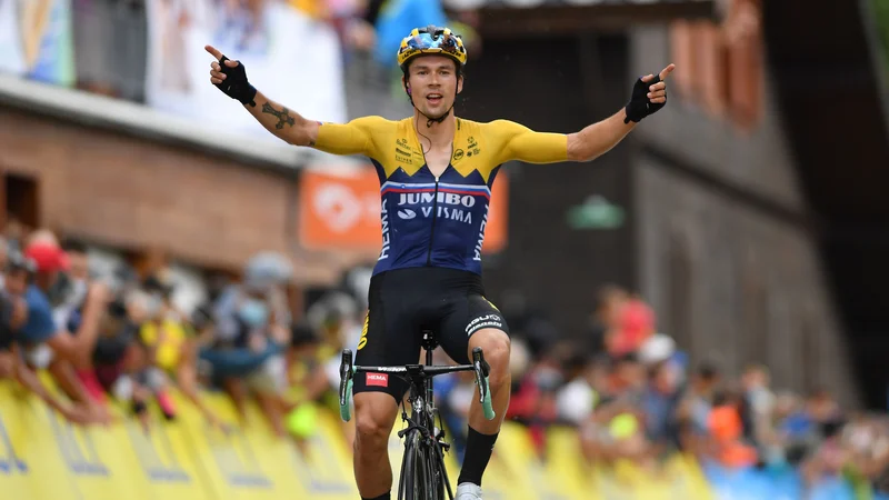 Fotografija: Primož Roglič se je vseh tekmecev otresel dobrih 600 m pred ciljem. FOTO: Justin Setterfield/AFP