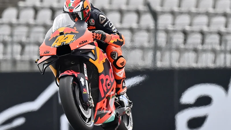 Fotografija: Za uvod je bil v Spielbergu najhitrejši Španec Pol Espargaro s KTM. FOTO: Joe Klamar/AFP