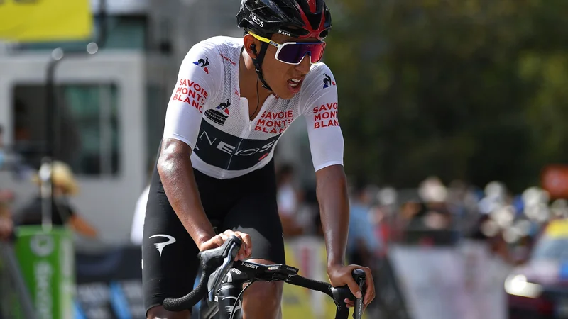 Fotografija: Egan Bernal je končal dirko zaradi bolečin v hrbtu. FOTO: Justin Setterfield/AFP