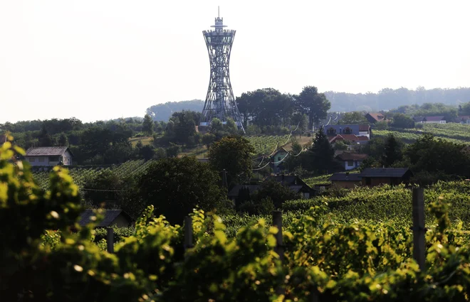 Stolp Vinarium nad Lendavo je arhitekturni presežek in ena najbolje obiskanih turističnih točk v Sloveniji. FOTO: Tadej Regent