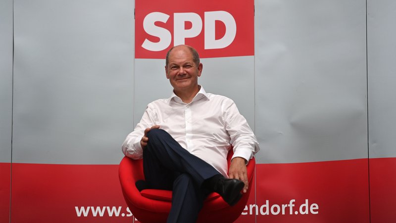 Fotografija: Po številnih imenih, ki naj bi potegnila SPD iz brezna, bo to poskusil še Olaf Scholz. Foto: Ina Fassbender/AFP