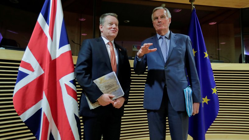 Fotografija: Glavni pogajalec evropske komisije Michel Barnier in njegov britanski kolega David Frost bosta v prihodnjih dneh znova iskala pot iz slepe ulice. Foto Oliver Hoslet/Reuters