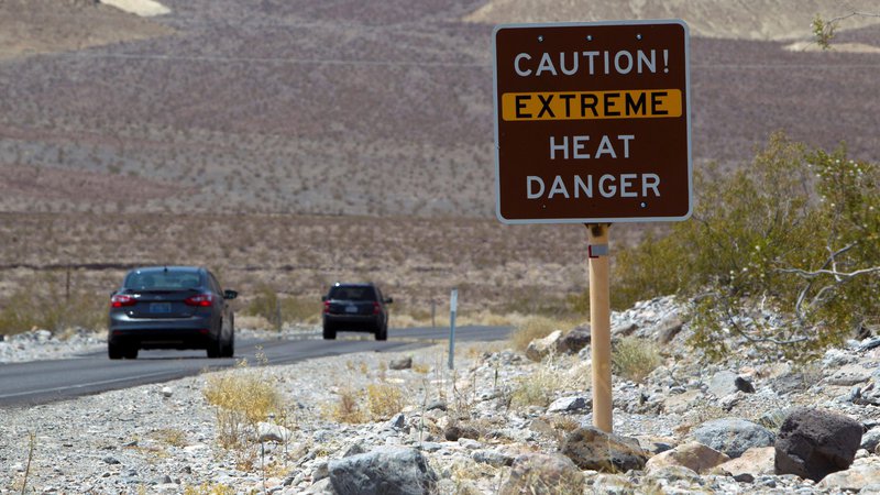 Fotografija: V Dolini smrti so zabeležili najvišjo temperaturo doslej. FOTO: Steve Marcus/Reuters