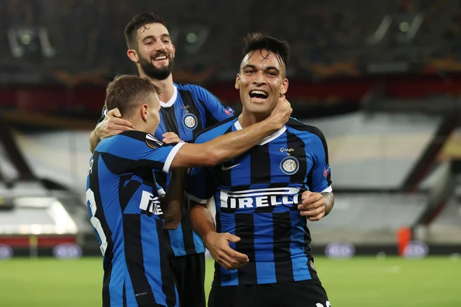 Argentinec Lautaro Martinez je dvakrat zatresel mrežo Šahtarja. FOTO: Reuters
