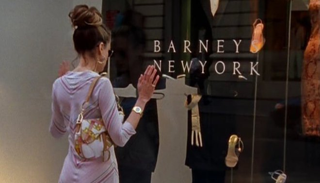 Na prelomu v novo tisočletje je Barneys doživljal ponoven razcvet po zaslugi štirih strastnih potrošnic, zlasti Carrie Bradshaw iz kultne televizijske serije Seks v mestu. FOTO: Promocijsko gradivo