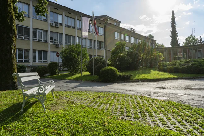 Na začetku druge polovice prejšnjega stoletja je bila Bolnica dr. Petra Držaja sodobno opremljena. FOTO: Vid Svetina/Delo