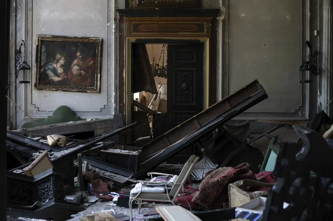 Temeljna galerijska in muzejska infrastruktura bo verjetno prej ali slej znova vzpostavljena, rekonstrukcija zgodovinskih četrti pa bo verjetno finančno in organizacijsko prezahteven projekt. Foto Felipe Dana/AP