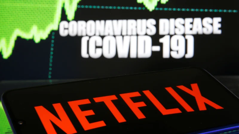 Fotografija: Največji ponudnik pretočnih vsebin Netflix je imel ob polletju 193 milijonov naročnikov. Letos se je, tudi zaradi epidemije, njihovo število povečalo za 26 milijonov. Foto Dado Ruvić/Reuters