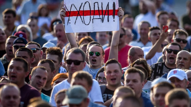 Fotografija: Lukašenku so se uprli tudi »najbolj zvesti« privrženci. Foto Sergej Gapon/AFP