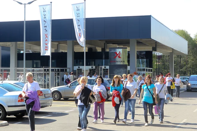 V Boxmarku<em> </em>prav te dni poteka drugi krog vročanja odpovedi, prejelo jih bo okoli 300 ljudi. Foto Marko Feist