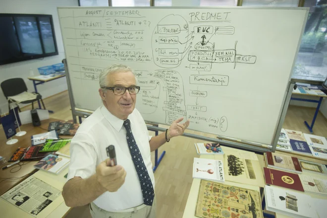 Vsega arhivskega gradiva ne bomo digitalizirali, ker ga je preprosto preveč, pravi dr. Peter Pavel Klasinc. Foto Jure Eržen