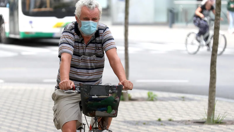 Fotografija: Tokrat so navodila pristojnih bolj zmedena in nedorečena kot ob izbruhu epidemije. Foto Dejan Javornik/Slovenske novice