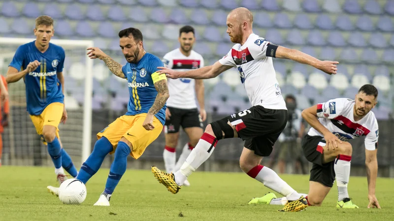 Fotografija: Kapetan Mitja Lotrič je bil v uvodnem kolu kvalifikacij za ligo prvakov med junaki zgodovinske zmage Celja v evropskih pokalih. FOTO: Jurij Kodrun/EkipaSN