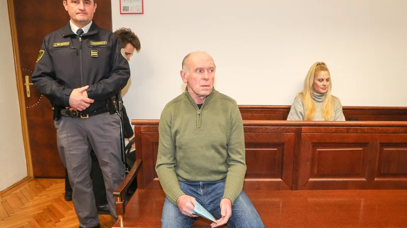 Fotografija: Na ponovljenem sojenju Jožetu Šercerju se ukvarjajo predvsem z vprašanjem njegove prištevnosti. FOTO Marko Feist/Delo