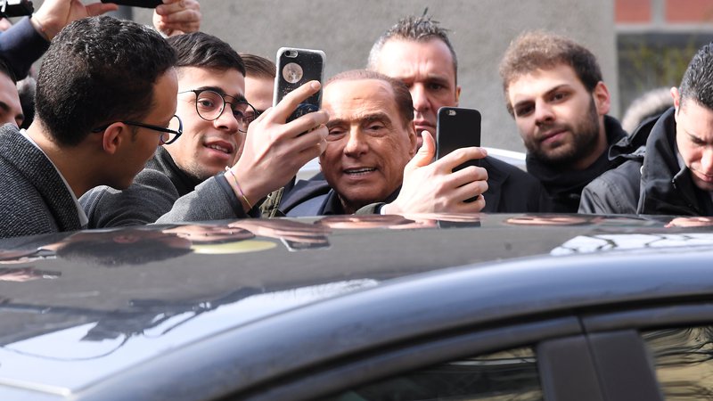 Fotografija: Celo Berlusconijevi ideološki zavezniki zato marsikdaj niso mogli skriti frustracije nad pravljično naravo njegovih obljub. FOTO: Alberto Lingria/Reuters