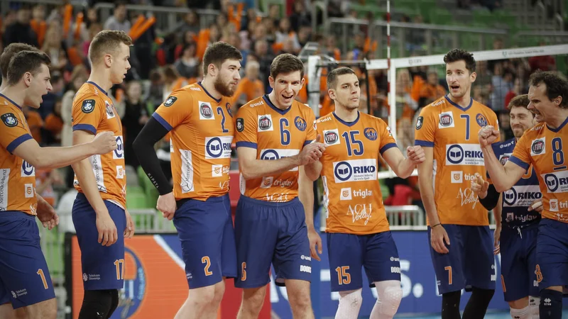 Fotografija: Močno okrepljeni ACH Volley se bo v ligi prvakov spet meril z berlinskim tekmecem. FOTO: Jure Eržen