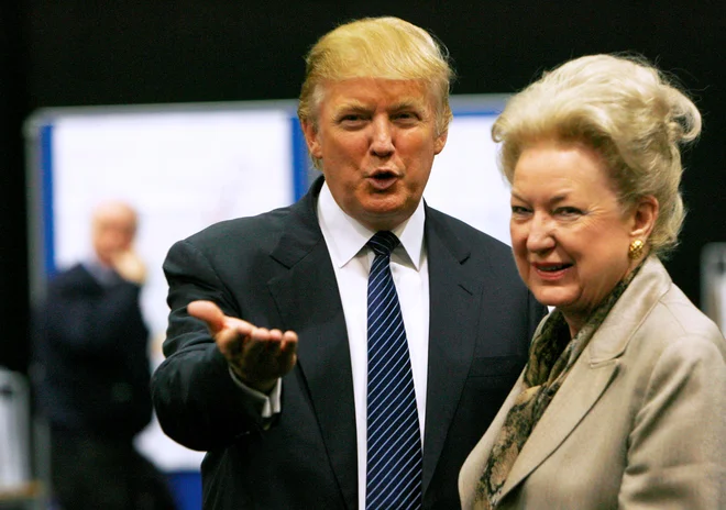 »Vse, kar hoče, je ugajati svojim volivcem,« je dejala 83-letna upokojena zvezna sodnica in Trumpova sestra na posnetkih, ki jih je pridobil časnik Washington Post. FOTO: David Moir/Reuters