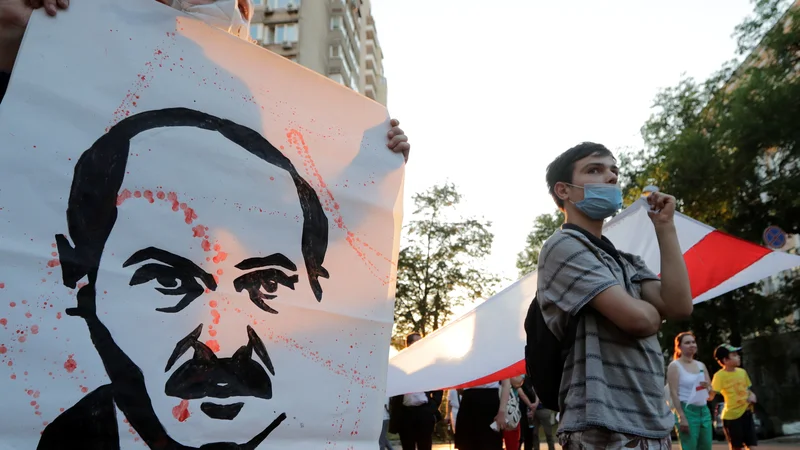 Fotografija: Protesti proti režimu Aleksandra Lukašenka trajajo več kot dva tedna. Foto: Valentin Ogirenko/Reuters