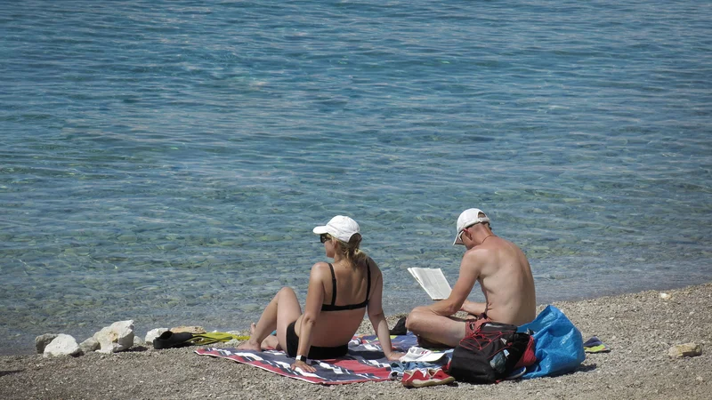 Fotografija: Po odličnem avgustovskem izplenu si na Hrvaškem uspešno turistično bero obetajo tudi septembra. FOTO: Leon Vidic/Delo