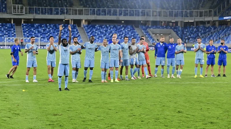 Fotografija: Slovaški nogometni prvak Slovan je prepričan, da je bil na Ferskih otokih oguljofan in je Uefi predložil svoje rezultate testiranja na virus sars-cov-2. FOTO: SKSlovan/twetter