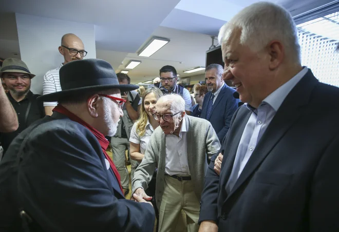 Za lanski rojstni dan je obiskal Konzorcij. FOTO: Jože Suhadolnik/Delo
