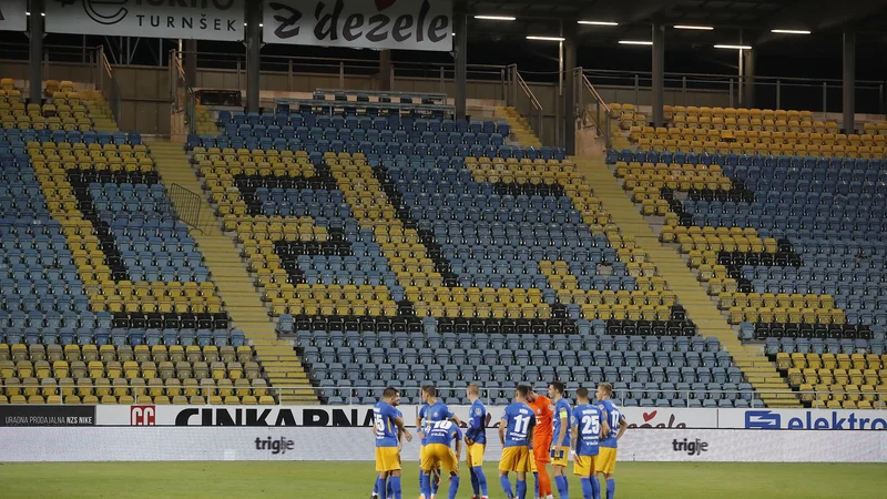 Fotografija: Pred celjskimi nogometaši je poseben večer, a žal brez gledalcev. FOTO: Leon Vidic/Delo