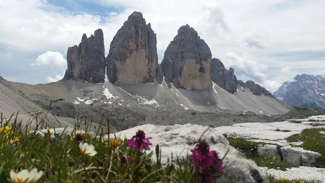 Tre Cime, verjetno najprepoznavnejša gora Dolomitov. FOTO: Špela Javornik/Delo