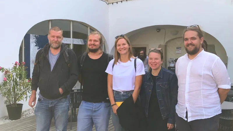 Fotografija: Režiserji, ki bodo sooblikovali prihodnjo sezono: Jernej Lorenci, Žiga Divjak, Maša Pelko, Mateja Kokol in Luka Marcen. FOTO: arhiv PGK