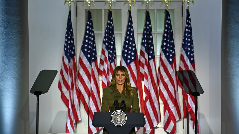 Fotografija: Melania Trump je v nagovoru iz Bele hiše na republikanski konvenciji pozvala k rasni enotnosti. FOTO: Brendan Smialowski/AFP