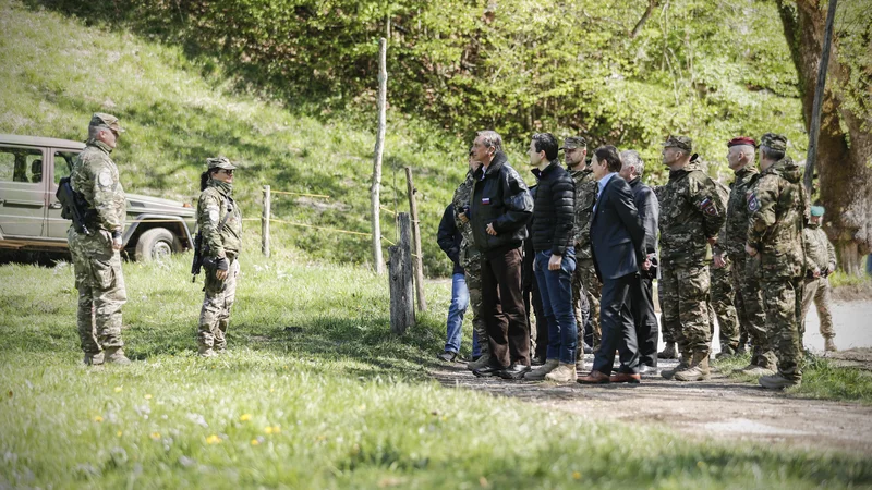 Fotografija: »Z varnostno situacijo na južni meji ne moremo biti zadovoljni,« ugotavlja obrambni minister Matej Tonin. FOTO: Uroš Hočevar/Delo