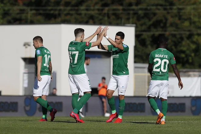 Olimpija na evropski fronti še ni naredila koraka naprej, morda ga bo letos, ko v njene števne zmage verjame malokdo. FOTO: Leon Vidic/Delo