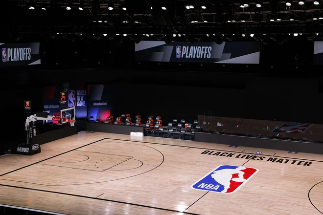 Košarkarska igrišča v ligi NBA samevajo&nbsp;... FOTO: Kevin C. Cox/AFP